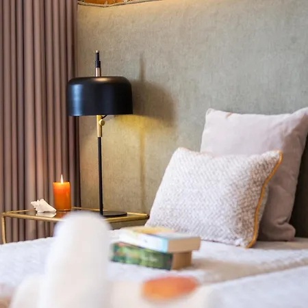 Modern Apartment, Sleeping 4